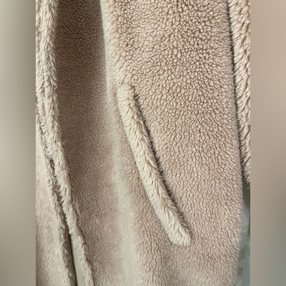 ALO Yoga Sherpa Oversized Trench Coat Pink Size Medium - Picture 5 of 9